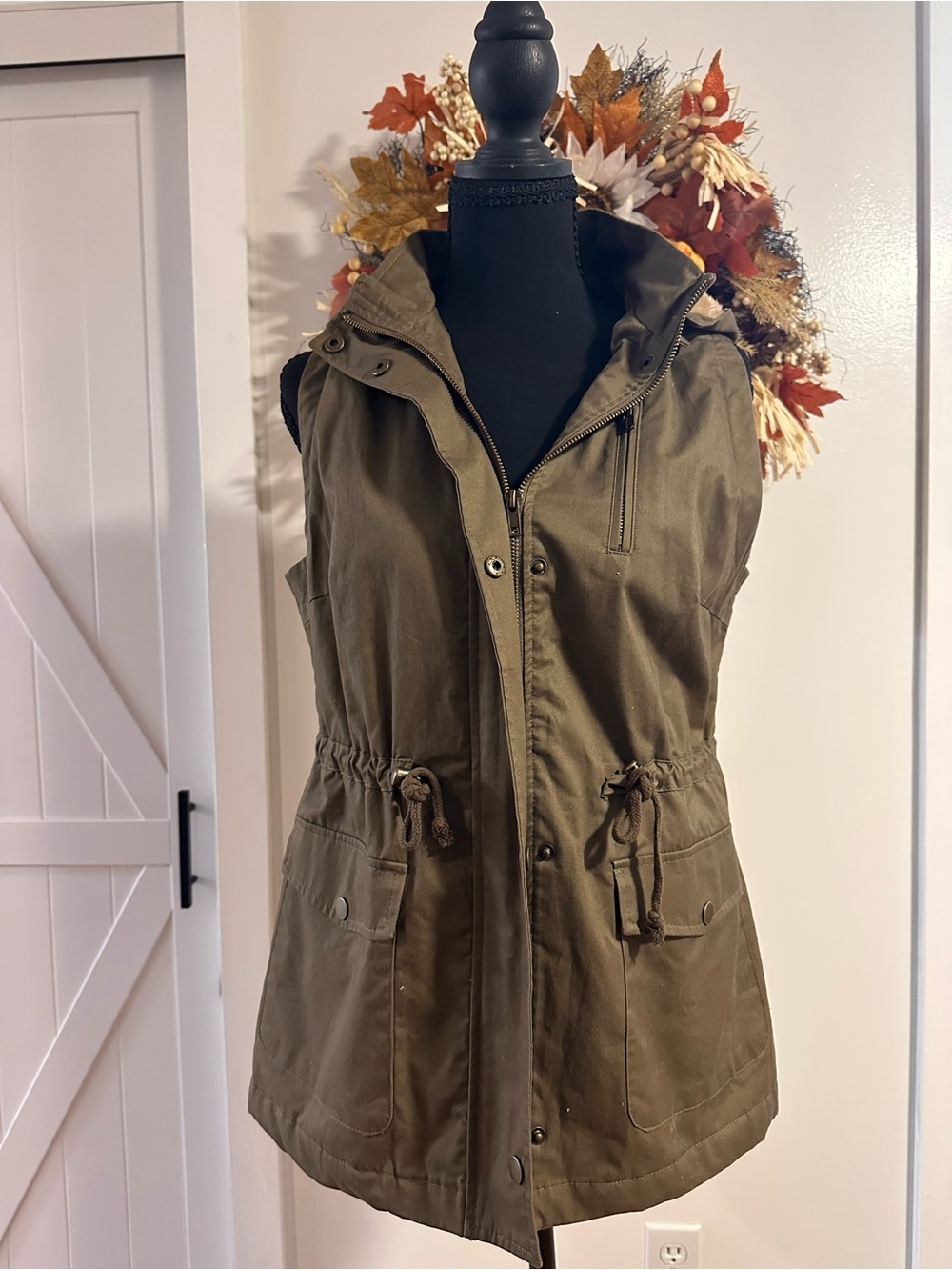 Love Tree Olive Green Sleeveless Hooded Utility Vest
